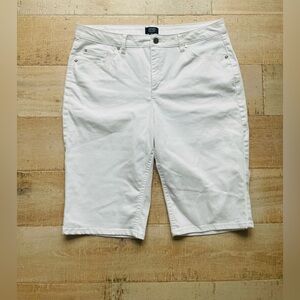 NWOT Jones New York Signature Size 14 White Lexington Bermuda Short Long Shorts
